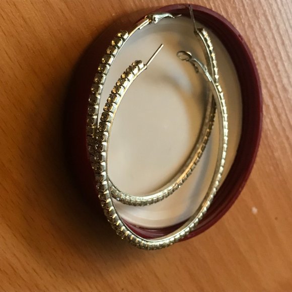 Sparky Sparkling Shiny Hoop Earrings - Picture 6 of 7